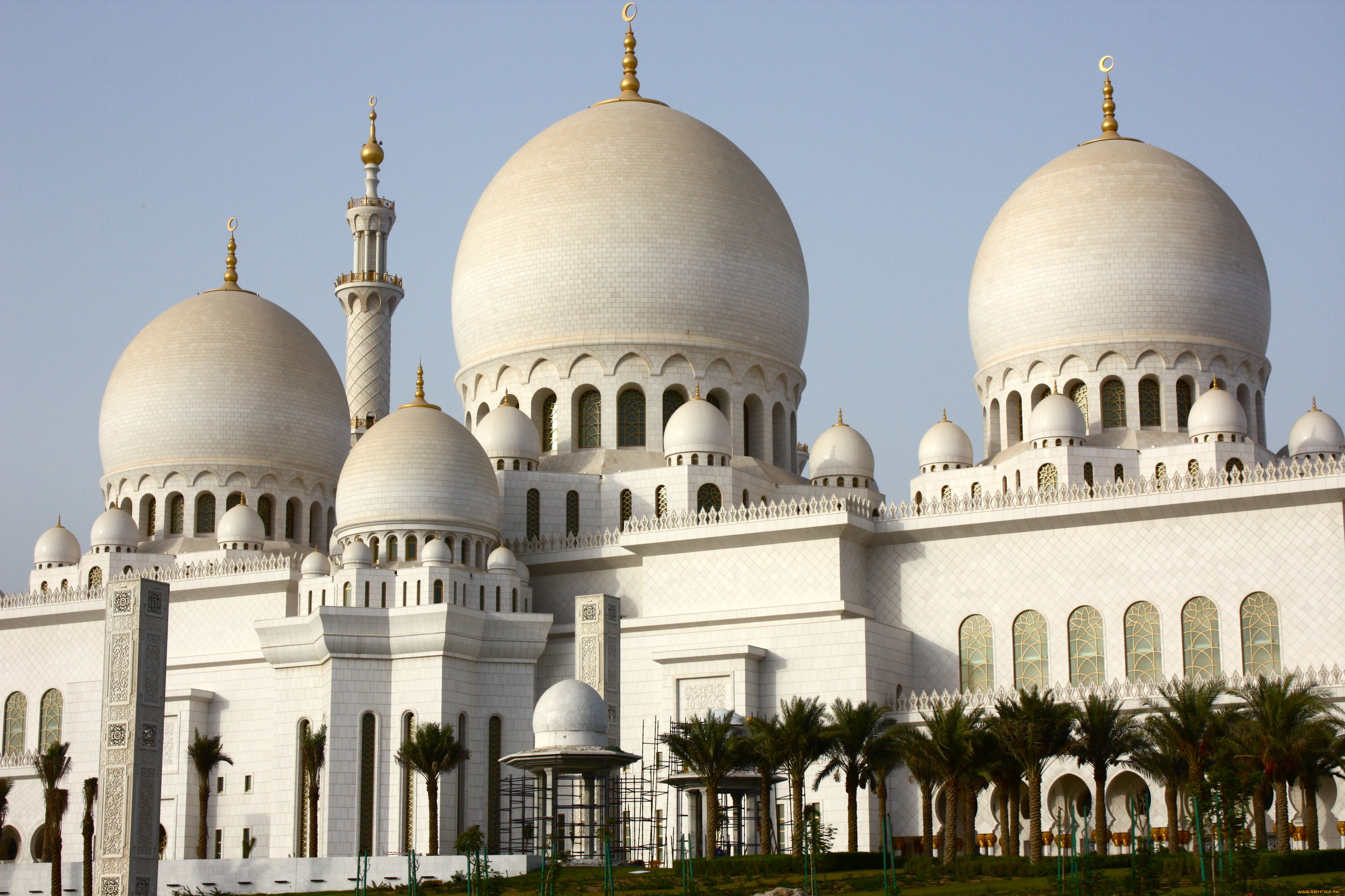 Арабские здания. Мечеть шейха Зайда Объединённые арабские эмираты. Мечеть шейха Зайда Абу-Даби. Белая мечеть в Абу-Даби. Мечеть в Абу Даби фото.